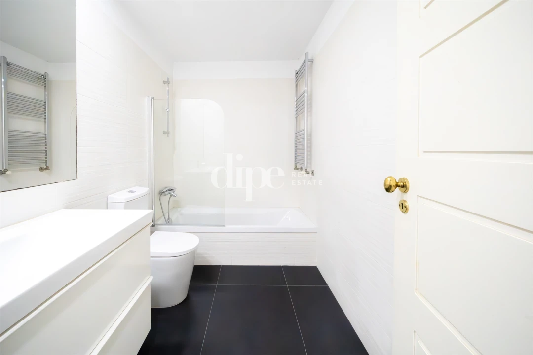 Moradia T4 para Venda em Oliveira, São Paio e São Sebastião Foto 28