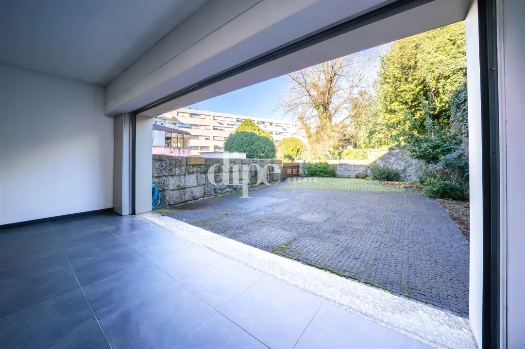 Moradia T4 para Venda em Oliveira, São Paio e São Sebastião Foto 33