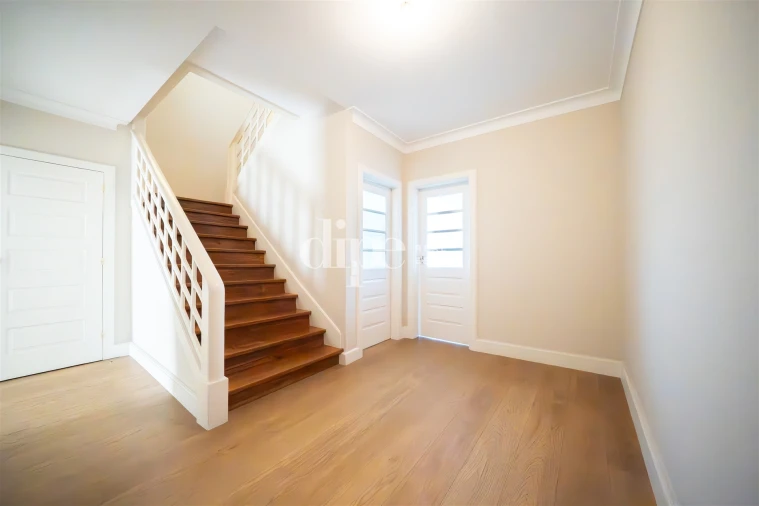 Moradia T4 para Venda em Oliveira, São Paio e São Sebastião Foto 10