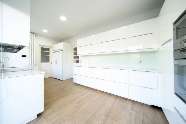 Moradia T4 para Venda em Oliveira, São Paio e São Sebastião Foto 14