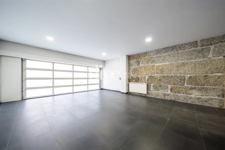 Moradia T4 para Venda em Oliveira, São Paio e São Sebastião Foto 31