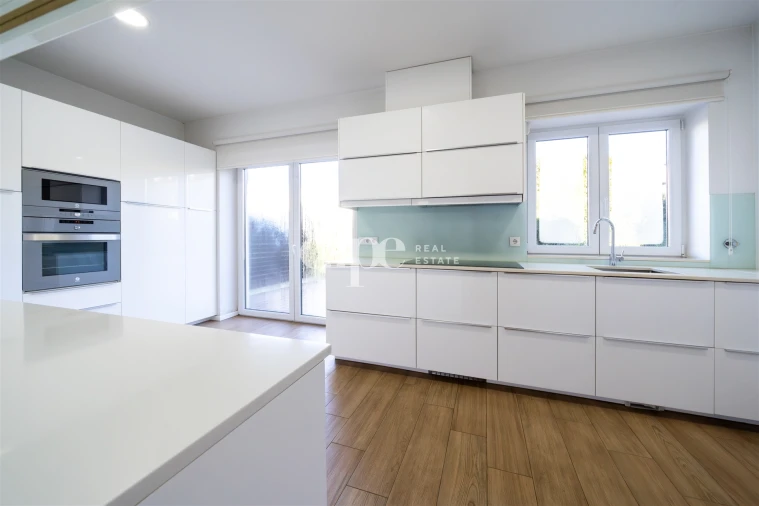 Moradia T4 para Venda em Oliveira, São Paio e São Sebastião Foto 15