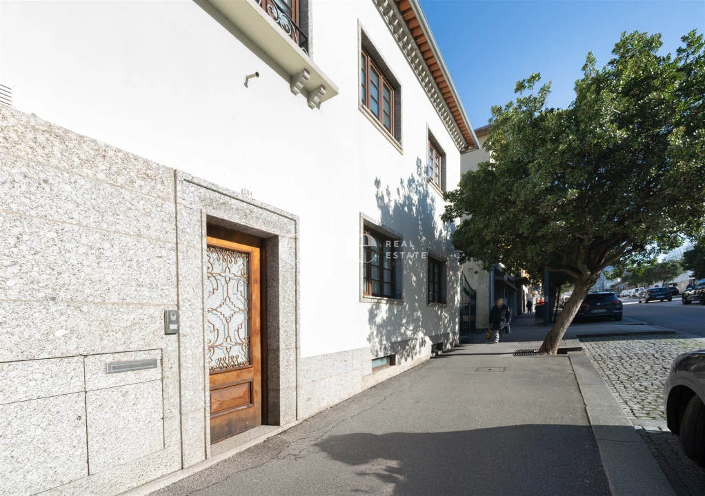 Moradia T4 para Venda em Oliveira, São Paio e São Sebastião Foto 5