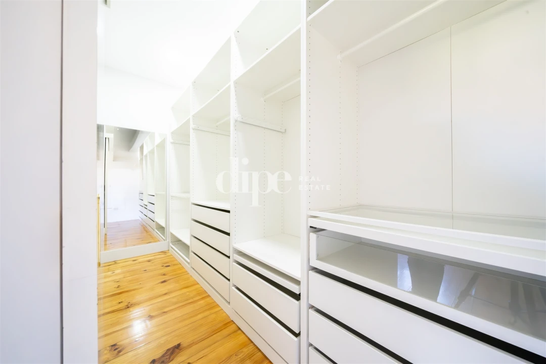 Moradia T4 para Venda em Oliveira, São Paio e São Sebastião Foto 25