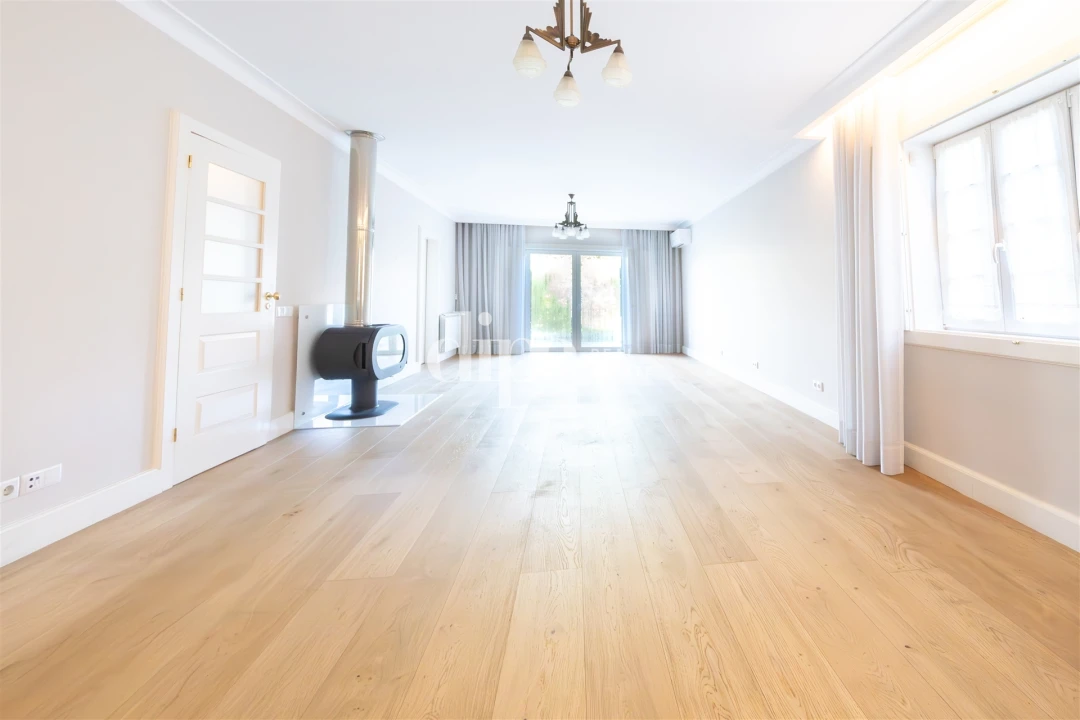 Moradia T4 para Venda em Oliveira, São Paio e São Sebastião Foto 11