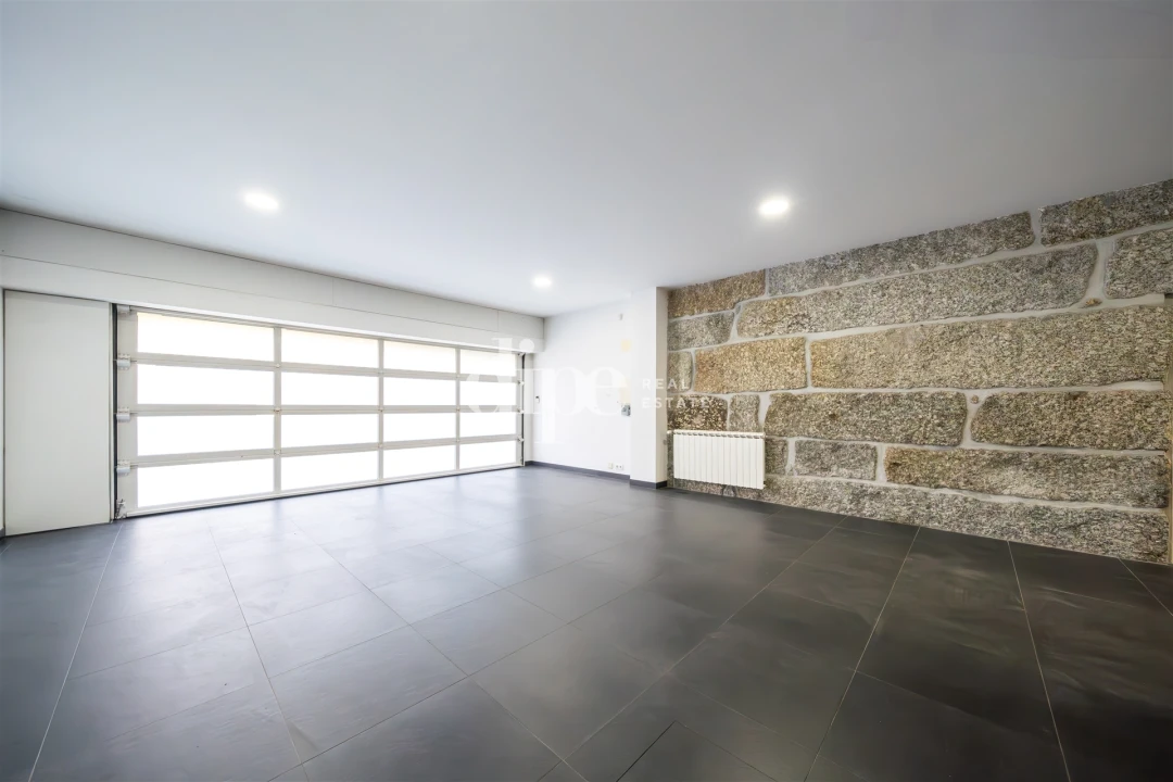 Moradia T4 para Venda em Oliveira, São Paio e São Sebastião Foto 31