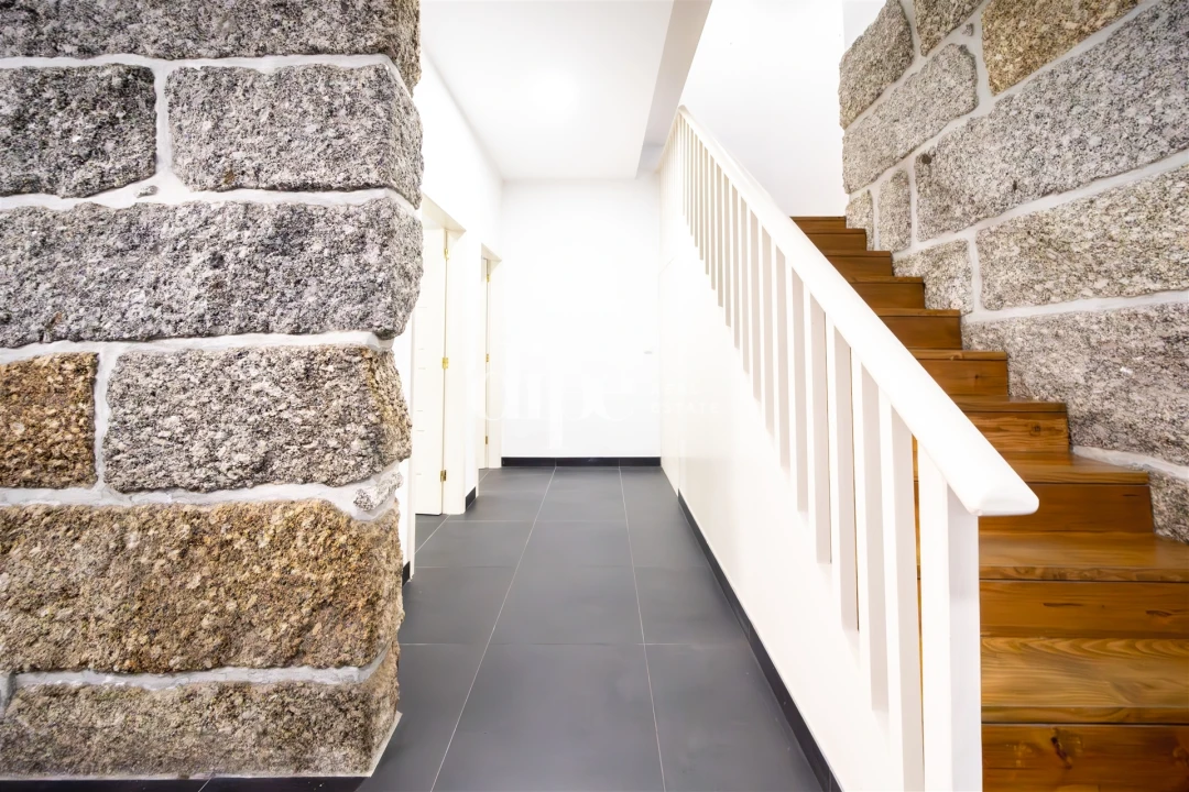 Moradia T4 para Venda em Oliveira, São Paio e São Sebastião Foto 27