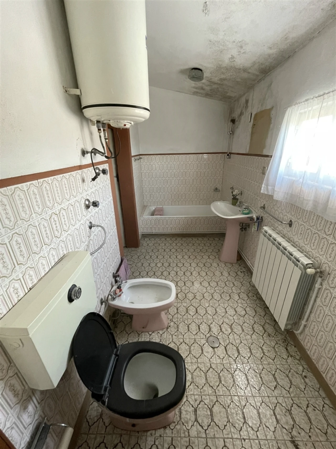 Moradia T6 para Venda em Urros Foto 26