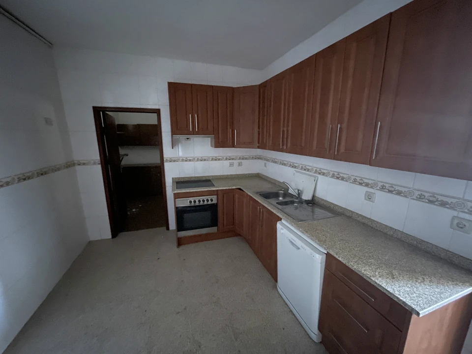 Moradia T6 para Venda em Urros Foto 17