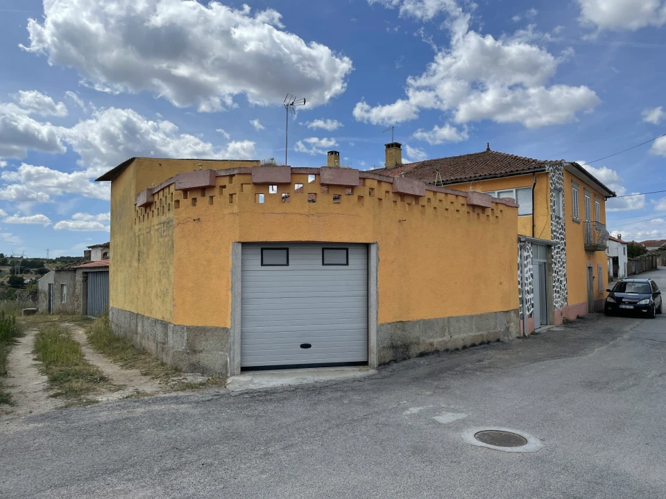 Moradia T6 para Venda em Urros Foto 2