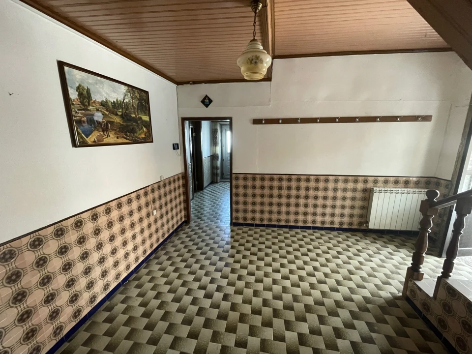 Moradia T6 para Venda em Urros Foto 10