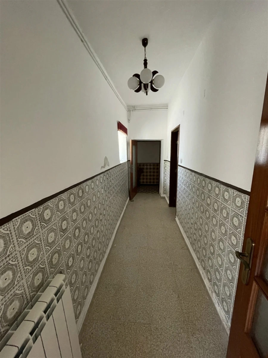 Moradia T6 para Venda em Urros Foto 20