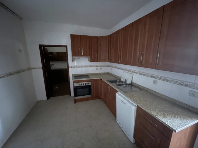 Moradia T6 para Venda em Urros Foto 17