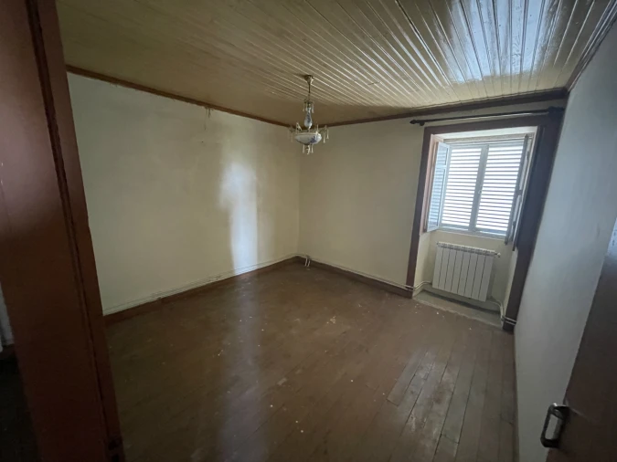 Moradia T6 para Venda em Urros Foto 31