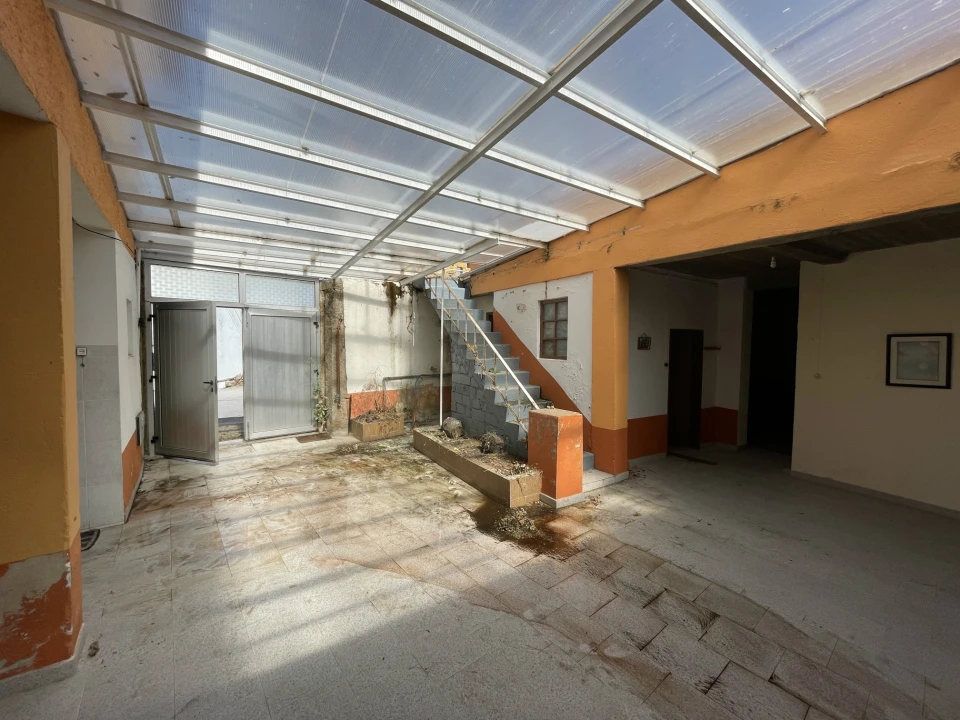 Moradia T6 para Venda em Urros Foto 39