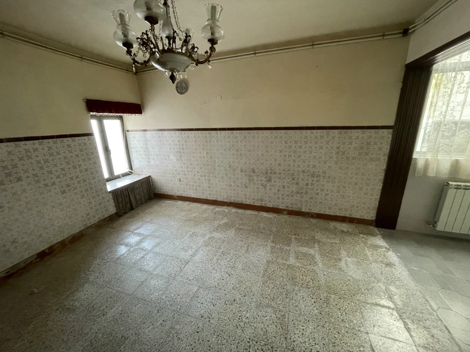 Moradia T6 para Venda em Urros Foto 7