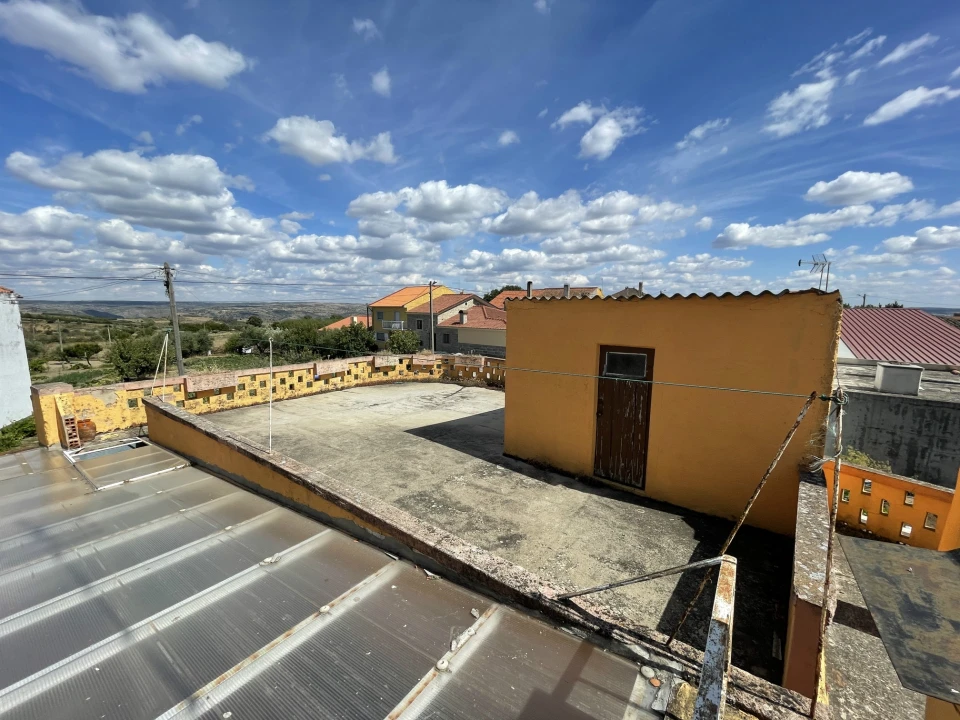 Moradia T6 para Venda em Urros Foto 37
