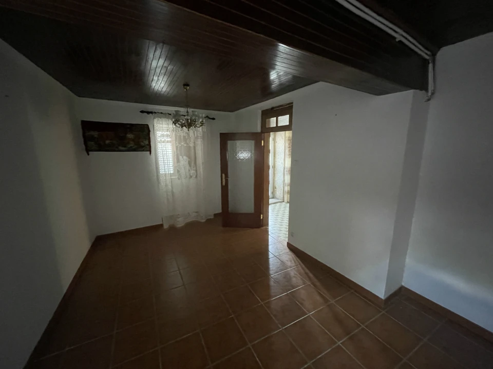 Moradia T6 para Venda em Urros Foto 13