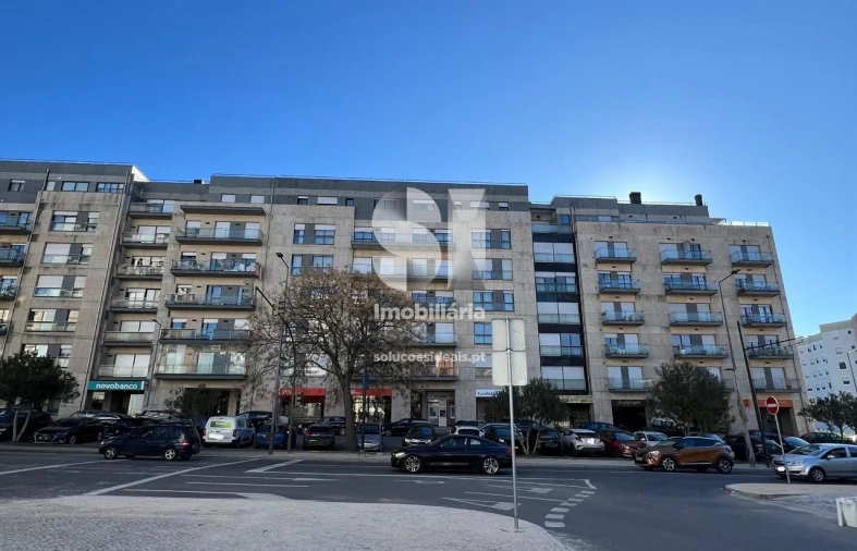 Negócio para Venda em Santo Antonio dos Olivais