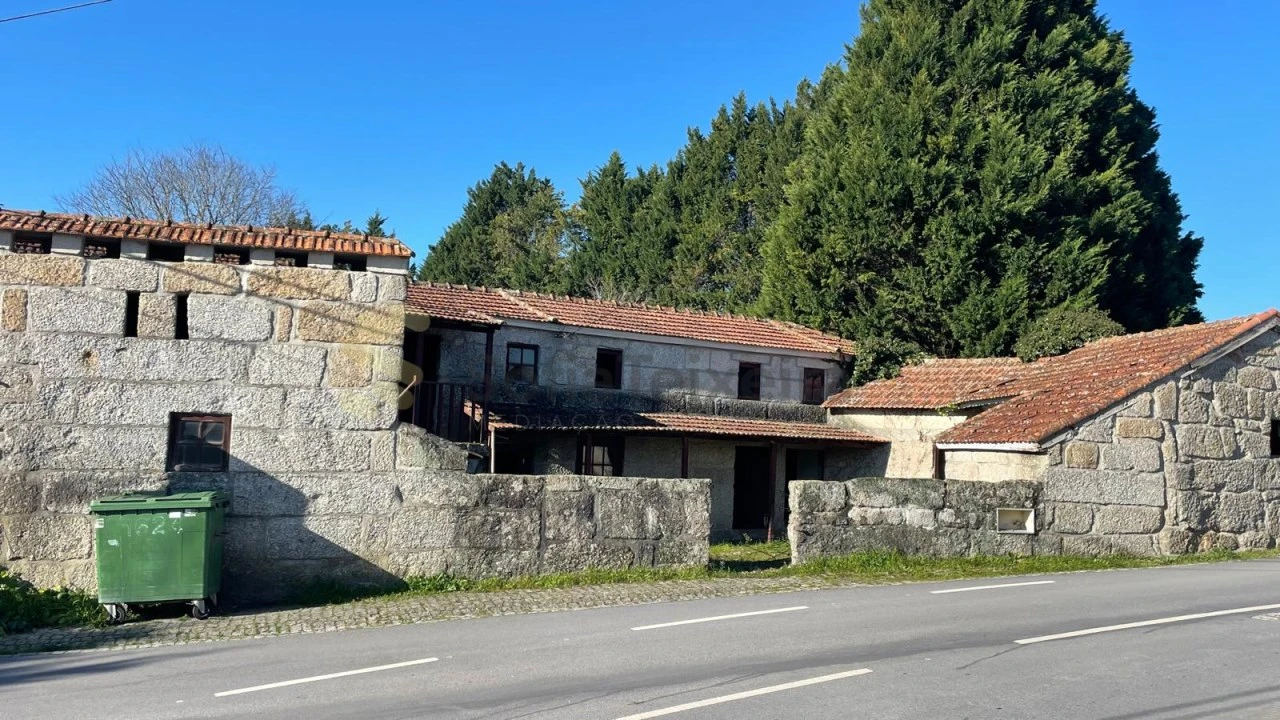 Quinta T6 para Venda em Vila Caiz Foto 1