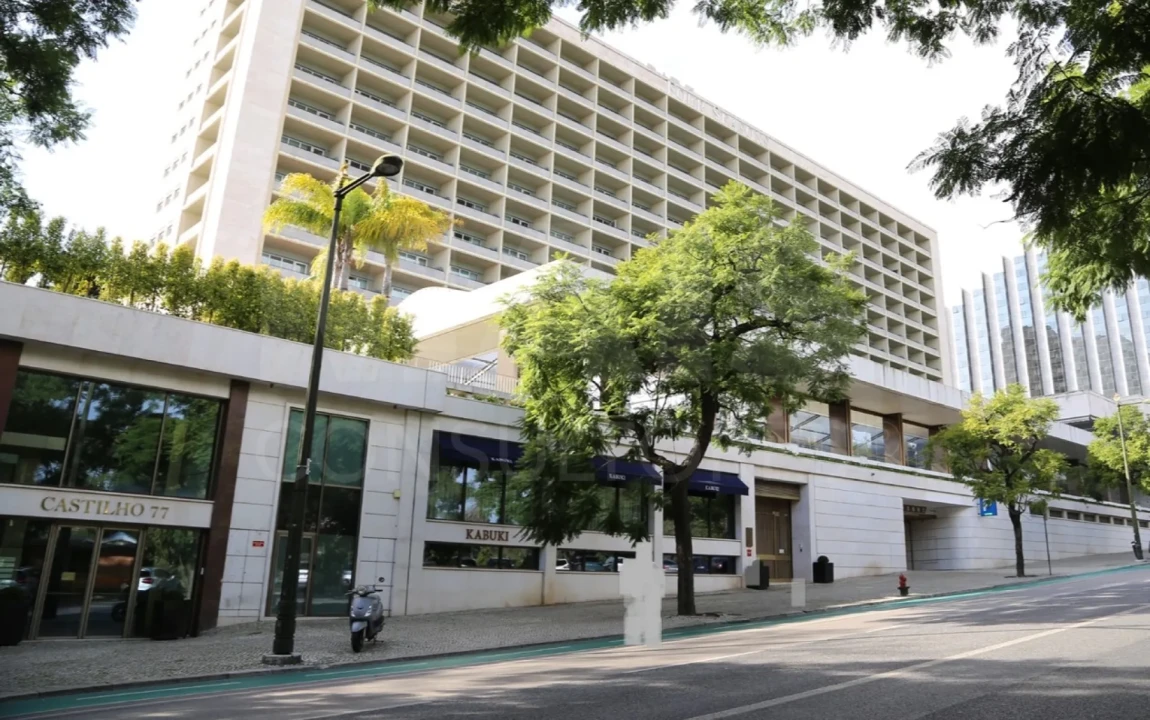 Loja para Arrendamento em Avenidas Novas Foto 2