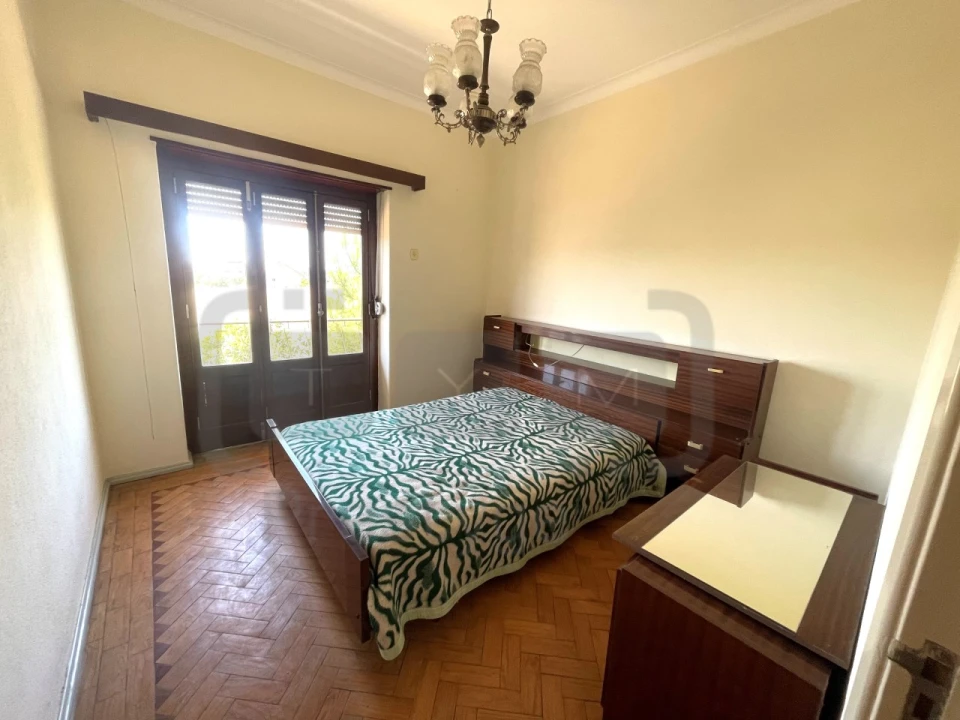 Moradia T4 para Venda em Casais e Alviobeira Foto 9