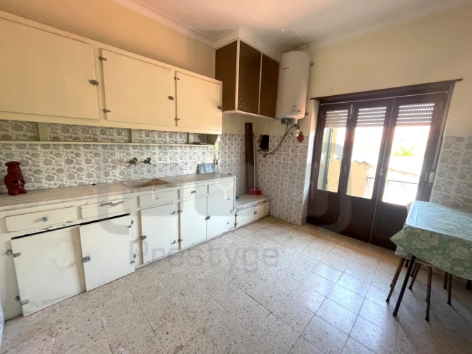 Moradia T4 para Venda em Casais e Alviobeira Foto 3