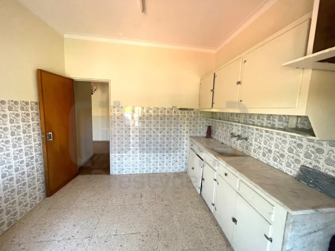 Moradia T4 para Venda em Casais e Alviobeira Foto 2