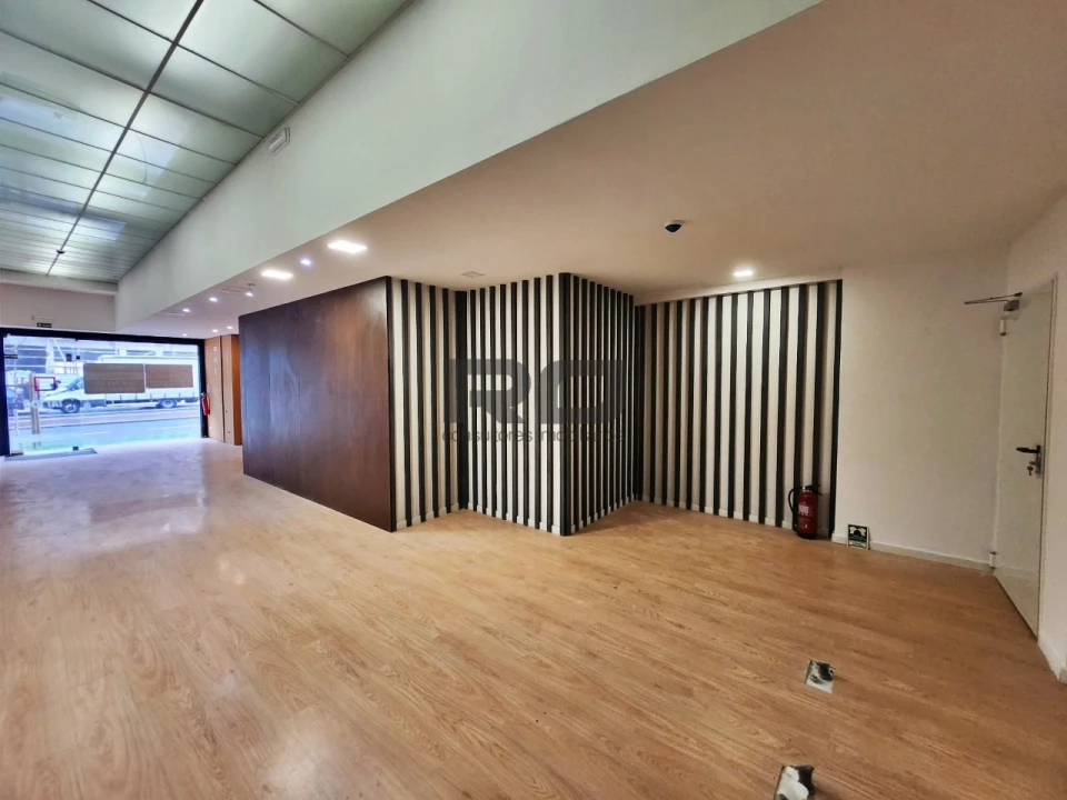 Loja para Venda em Lordelo do Ouro e Massarelos Foto 3