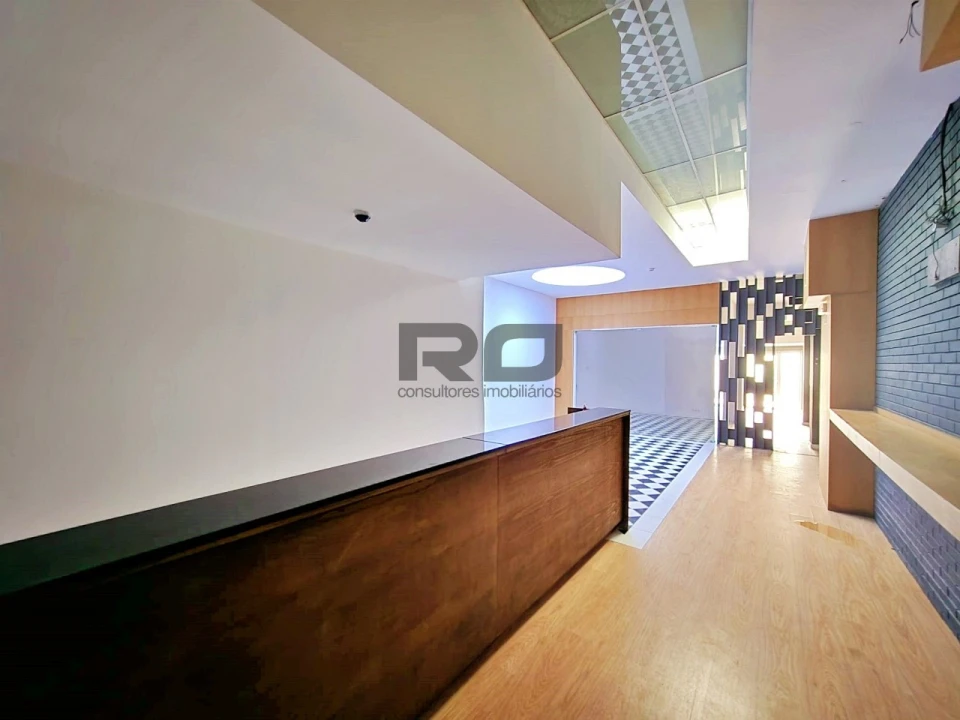 Loja para Venda em Lordelo do Ouro e Massarelos Foto 4