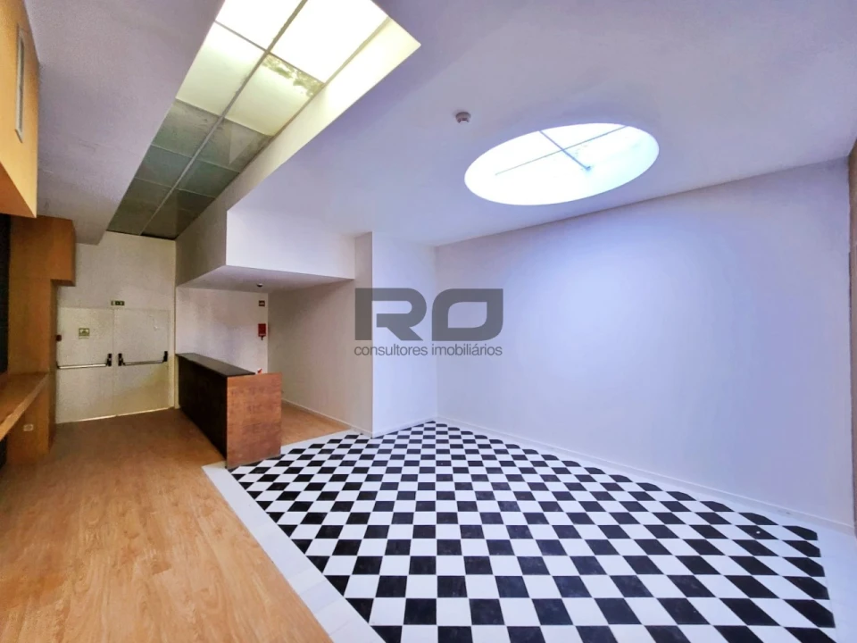 Loja para Venda em Lordelo do Ouro e Massarelos Foto 7