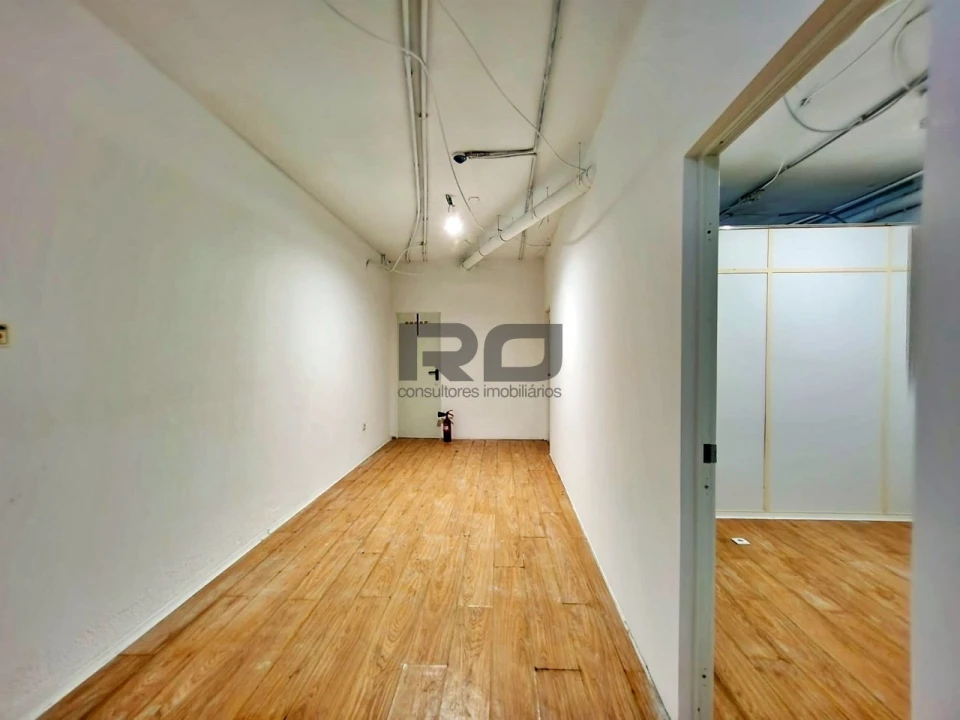 Loja para Venda em Lordelo do Ouro e Massarelos Foto 15