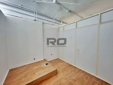 Loja para Venda em Lordelo do Ouro e Massarelos