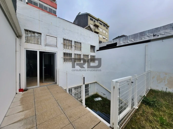 Loja para Venda em Lordelo do Ouro e Massarelos Foto 9