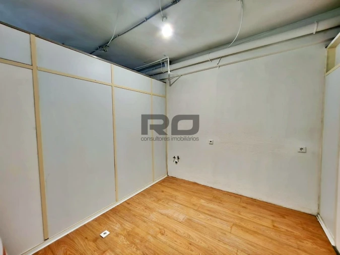 Loja para Venda em Lordelo do Ouro e Massarelos Foto 18