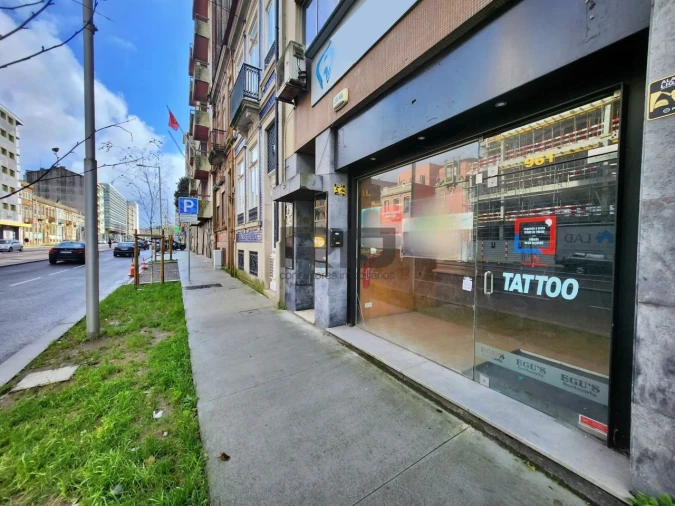 Loja para Venda em Lordelo do Ouro e Massarelos Foto 22