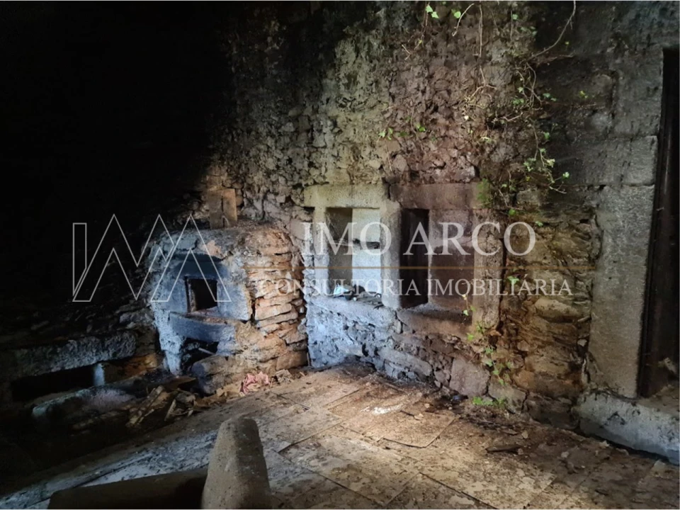 Moradia T3 para Venda em Arco de Baúlhe e Vila Nune Foto 3