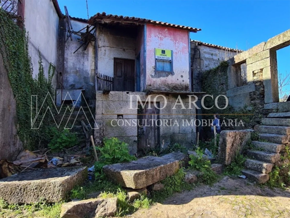Moradia T3 para Venda em Arco de Baúlhe e Vila Nune Foto 2