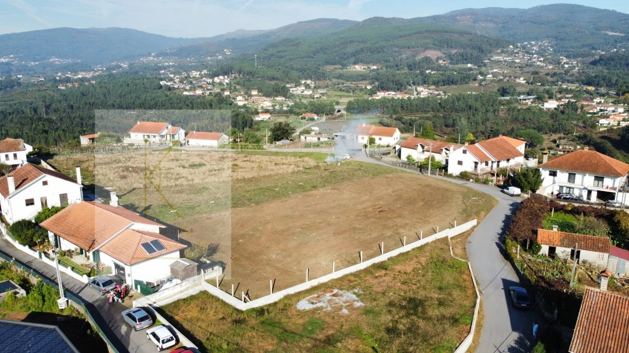 Moradia T3 para Venda em Arcozelo Foto 7