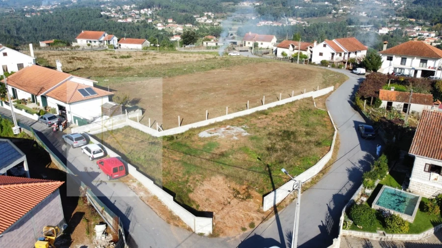 Moradia T3 para Venda em Arcozelo Foto 6