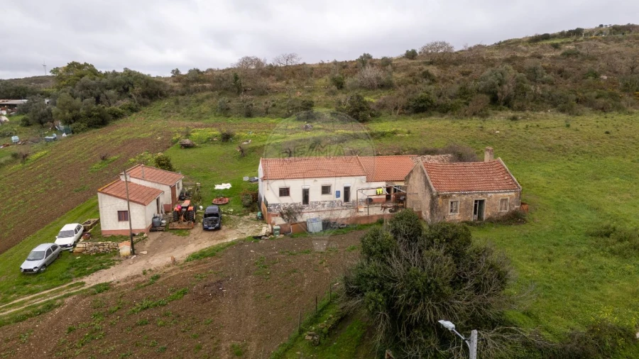 Moradia T2 para Venda em Arranho Foto 1