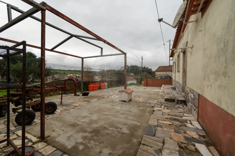 Moradia T2 para Venda em Arranho Foto 16