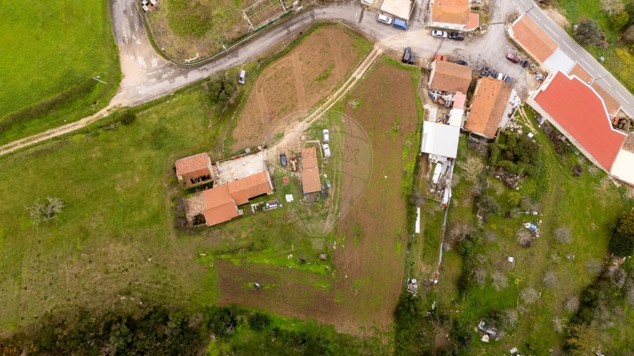 Moradia T2 para Venda em Arranho Foto 5