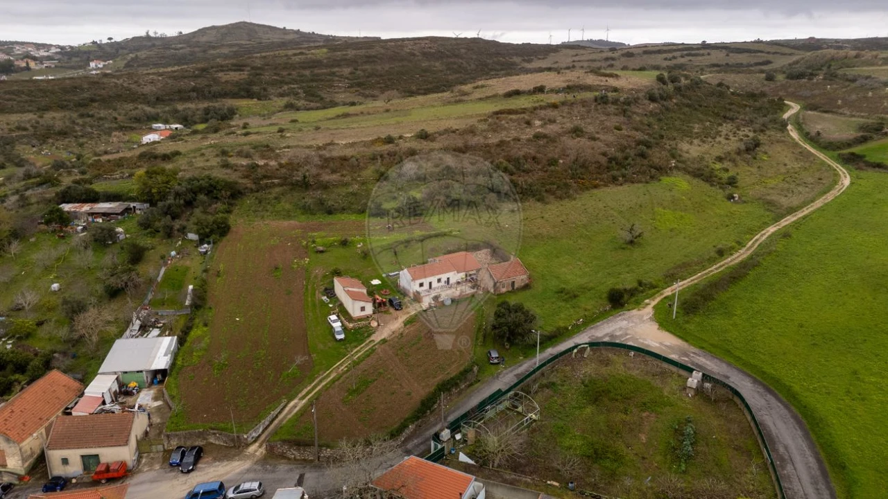 Moradia T2 para Venda em Arranho Foto 2