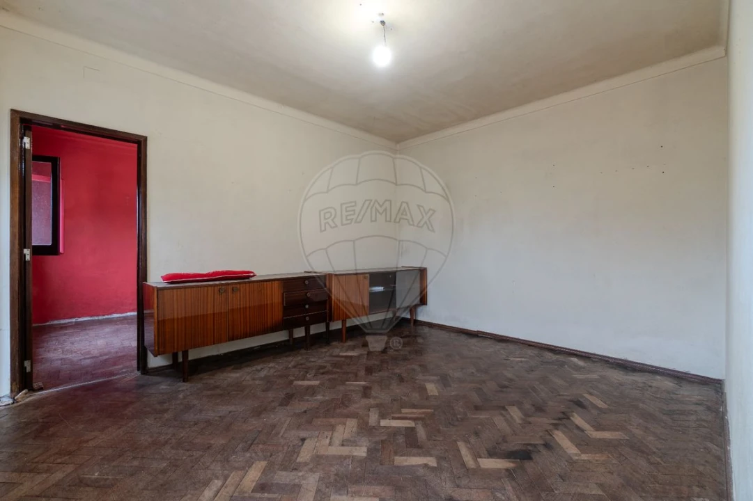 Moradia T2 para Venda em Arranho Foto 7