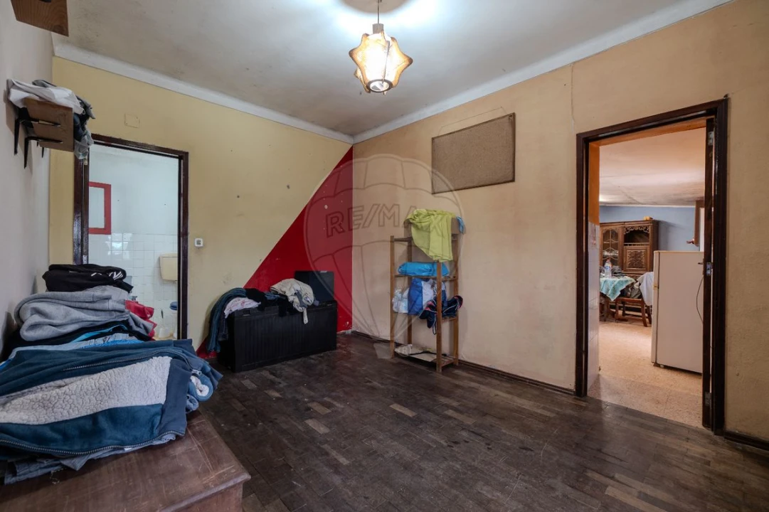 Moradia T2 para Venda em Arranho Foto 9