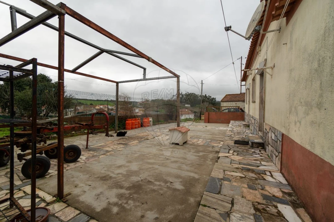 Moradia T2 para Venda em Arranho Foto 16