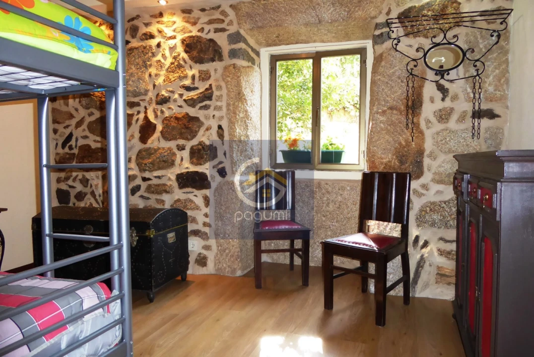 Moradia T6 para Venda em Arnoia Foto 32