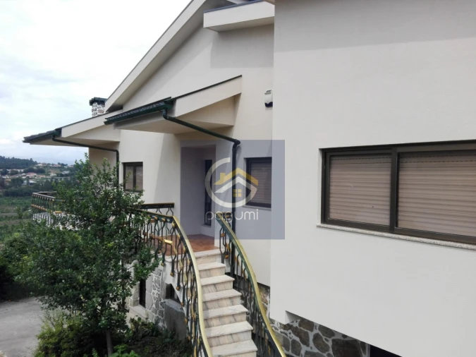 Moradia T6 para Venda em Arnoia Foto 22