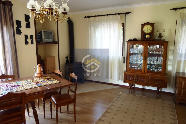 Moradia T6 para Venda em Arnoia Foto 24